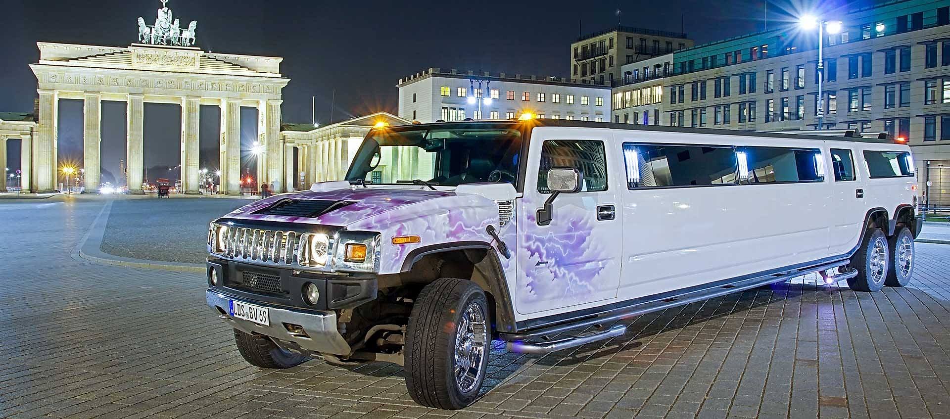 Eine Limousine DrückGlückn und Du und deine Freunde haben Spaß in einer Limousine Eine Limousine DrückGlückn und eine tolle Fahrt durch Berlin mit deinen Freunden erleben